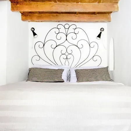 Trastevere Alley Apartment Rome