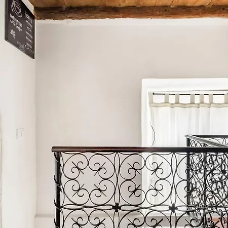 Apartment Trastevere Alley Rome