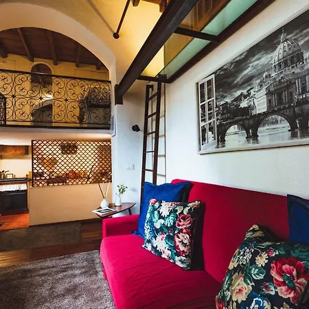 Apartment Trastevere Alley Rome